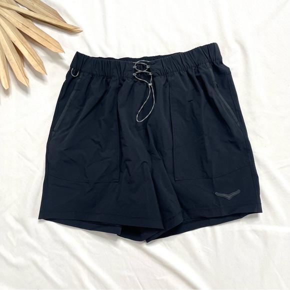 Hoka One One Moabi River Black Elastic Drawcord Pull On Gym Shorts Size Small - Picture 1 of 7